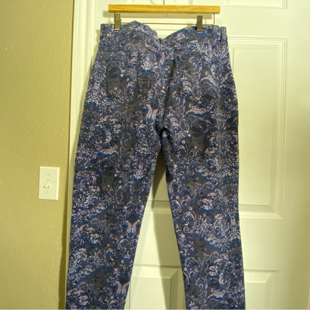 Blue and purple paisley Straight Leg Gloria Vanderbilt Amanda size 14 regular